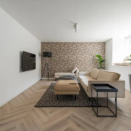 Spacious Leon With Garden Roosendaal