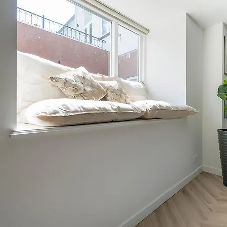 Spacious Leon With Garden * Roosendaal