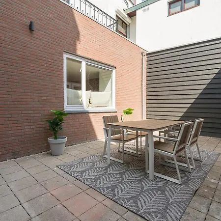 Spacious Leon With Garden Apartmán *